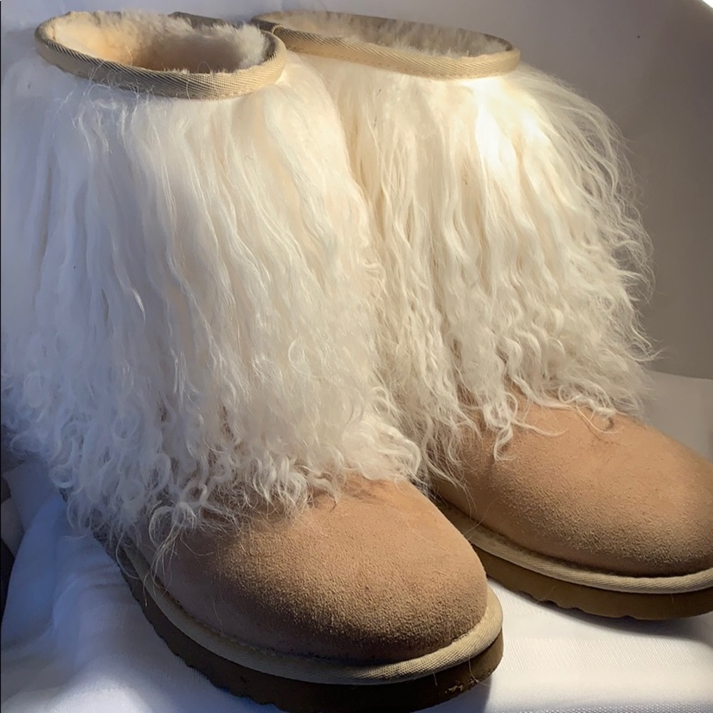 Ugg Cuff Boots w/ Sheep Skin